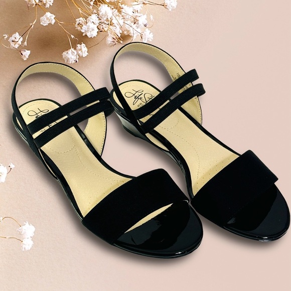 LifeStride Wedge Gorgeous Black Sandals Sz 7.5 NWT - Picture 1 of 11